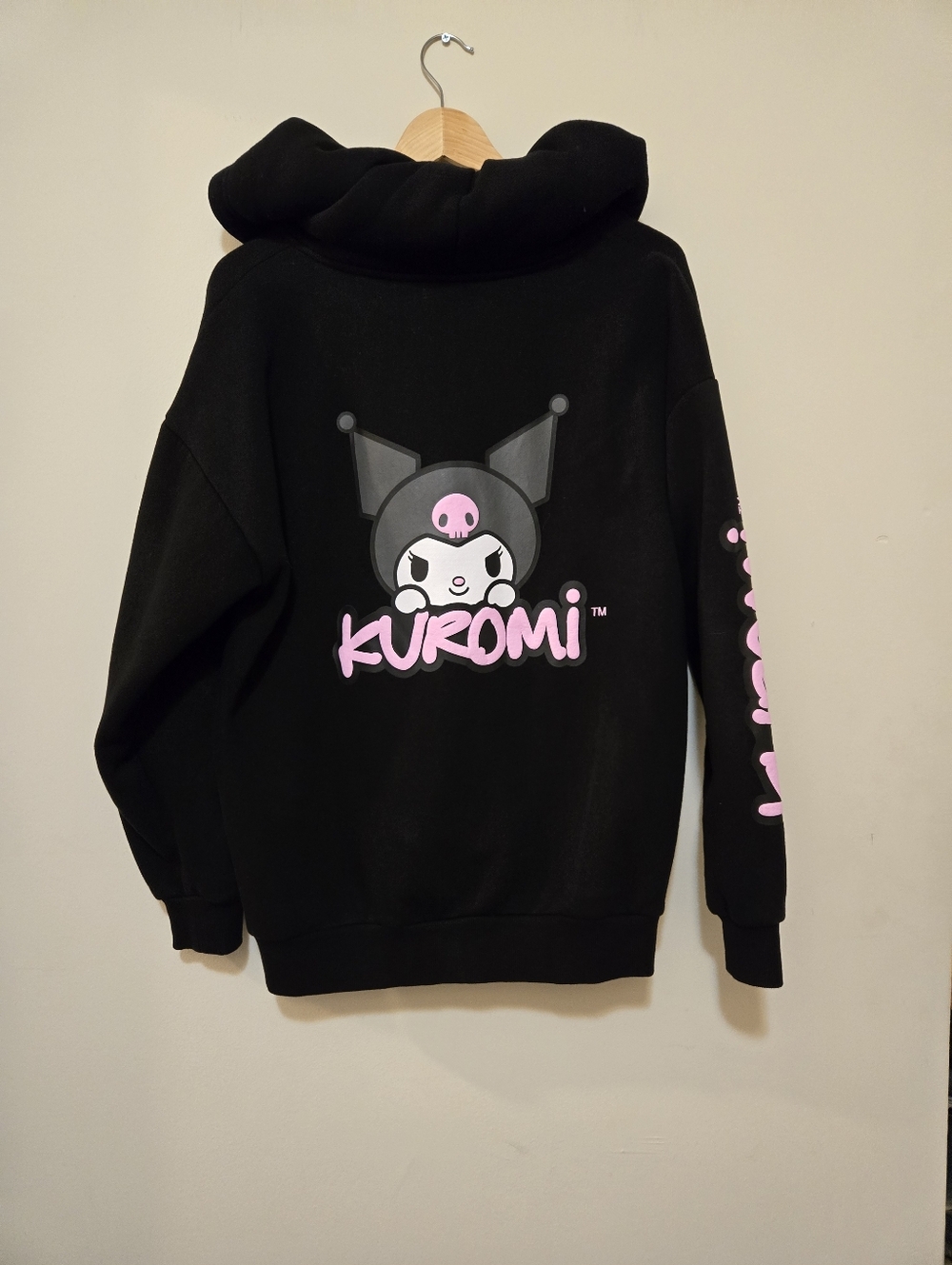 Forever 21 Black Zip-Up Kuromi Hoodie with Pink Sleeve Accent - Picture 8 of 8